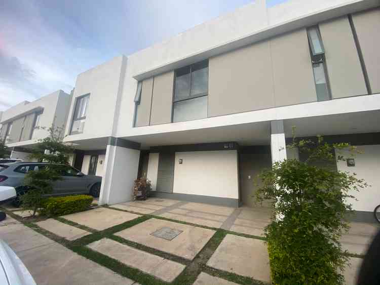 casa en renta avenida vuelo de las grullas san agustin tlajomulco de zuniga jalisco pYWGMHn
